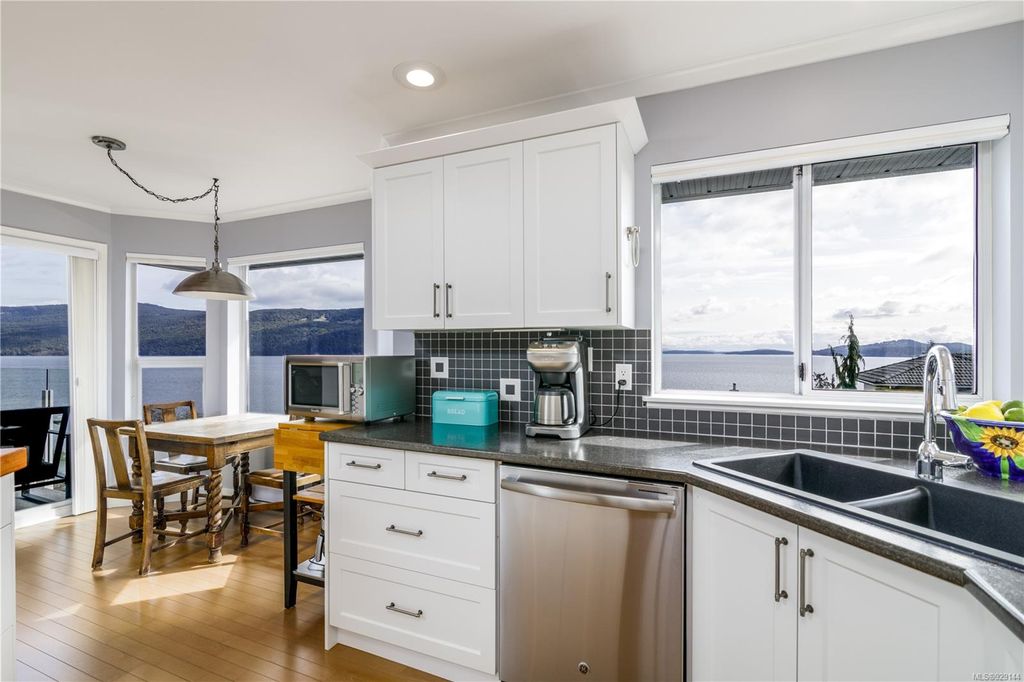 listing image 16042598557269436655
