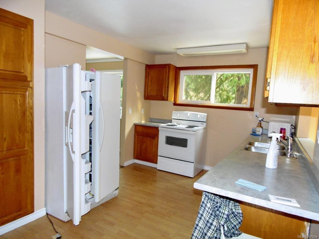 listing image 16042895048002591324