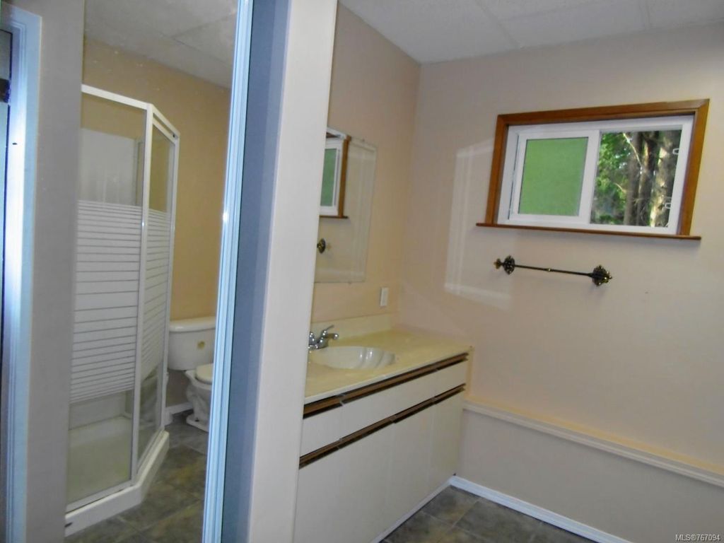 listing image 16049834534991874261