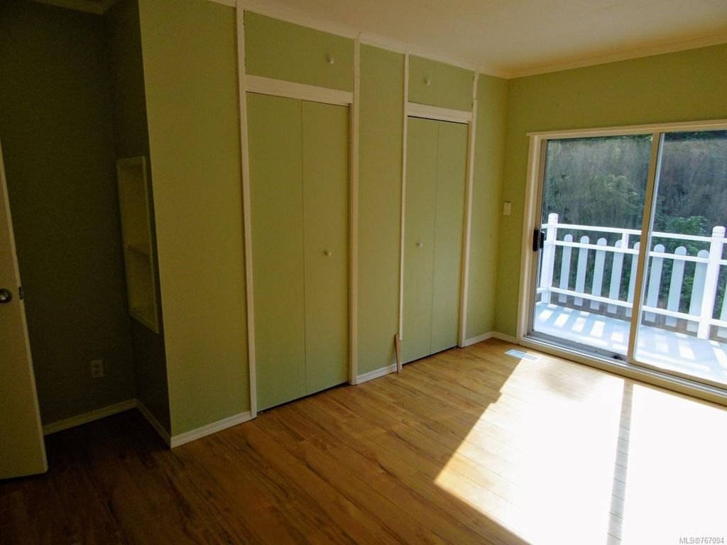 listing image 16042887092090908569