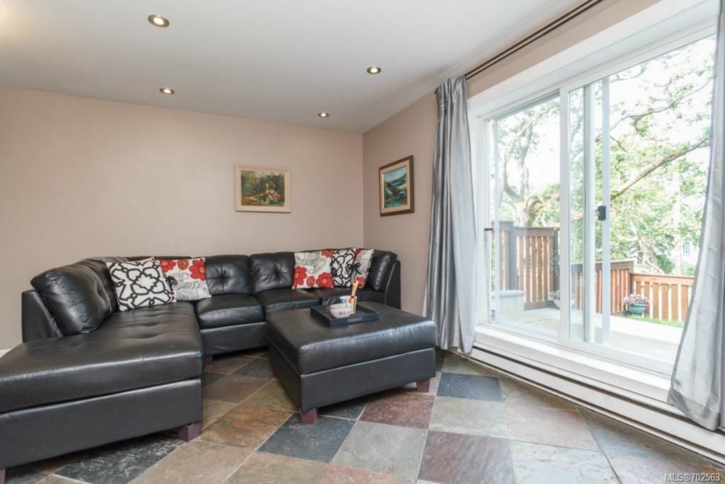 listing image 16041300696550742570