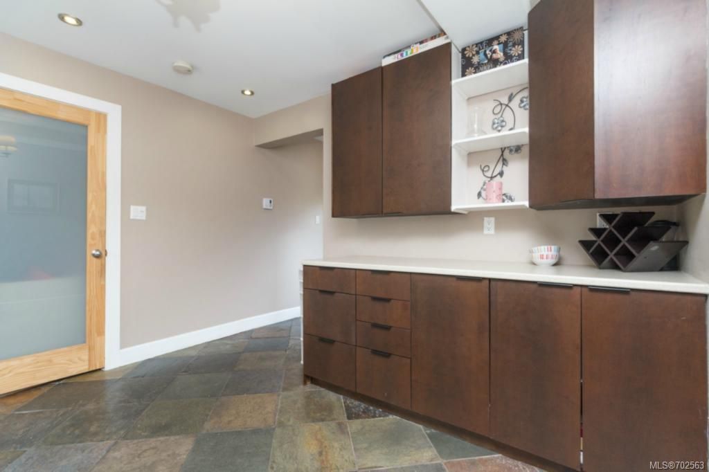 listing image 16049256015721982218