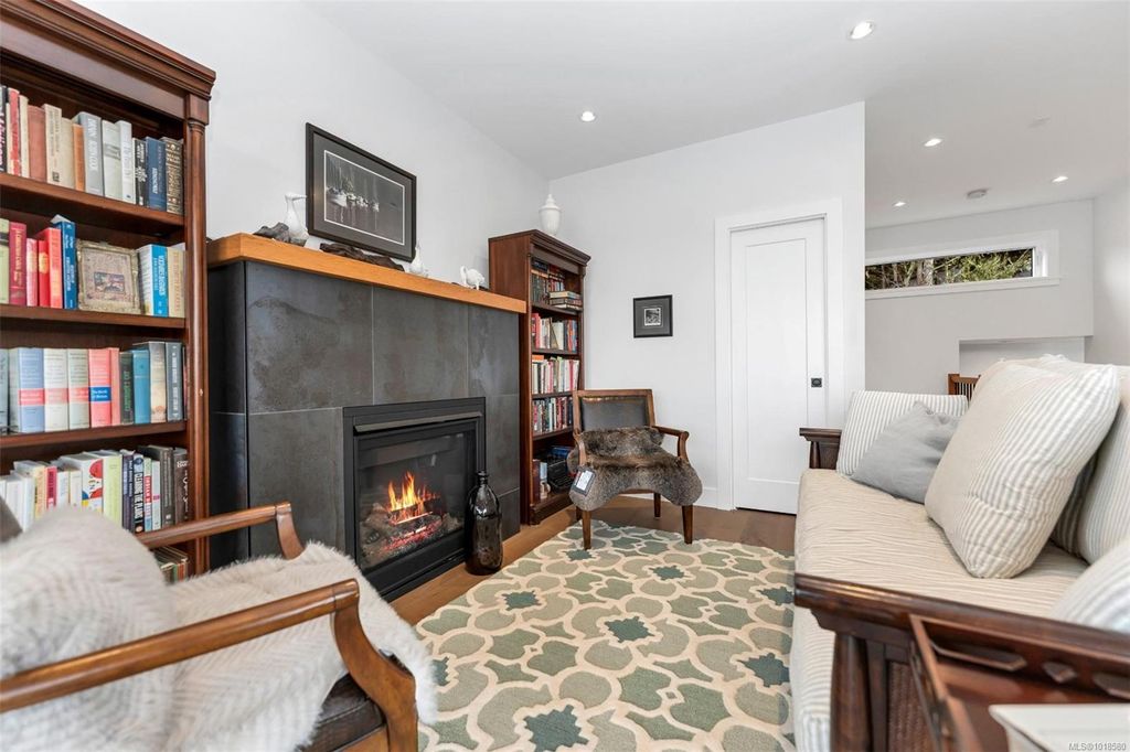 listing image 16044294444358156135