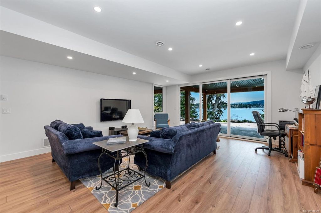 listing image 16042436241636895117