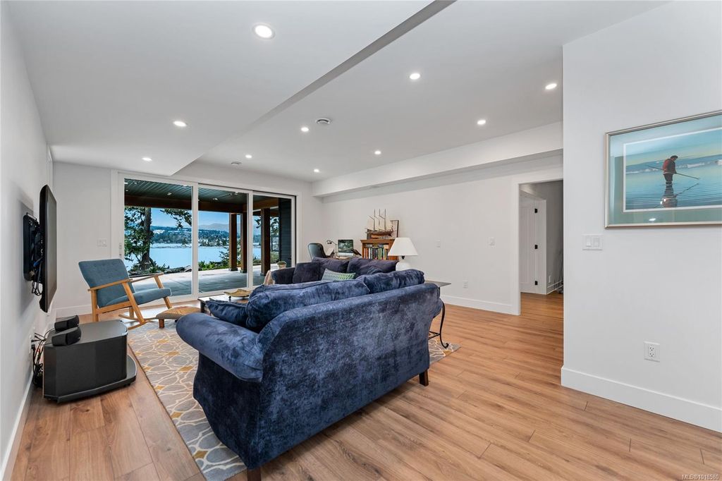 listing image 16042869754943653515