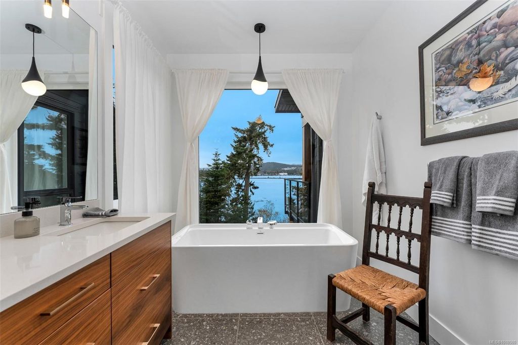 listing image 16040275933896444929