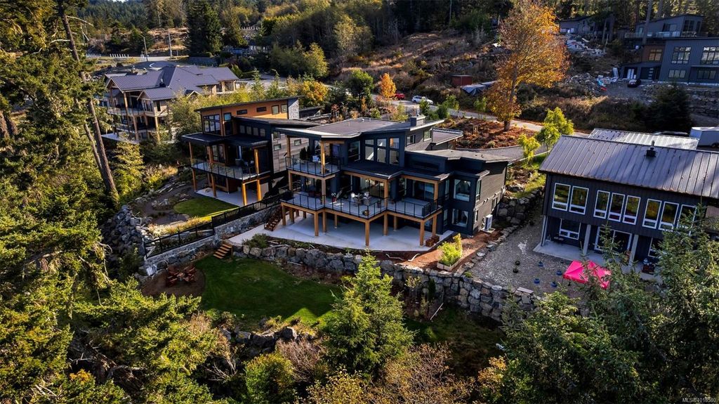 listing image 16048649970013008518