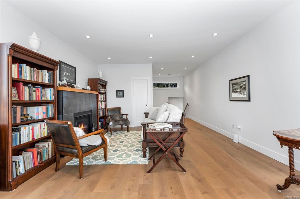 listing image 16044294444358156135