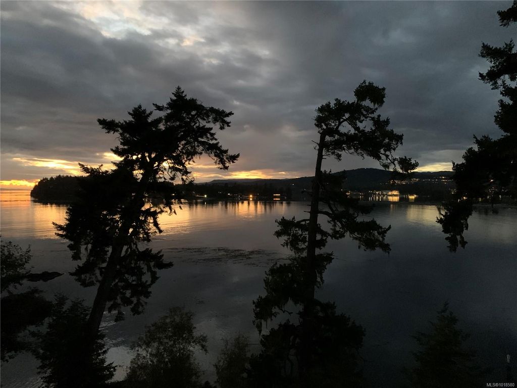 listing image 16040383776804192628