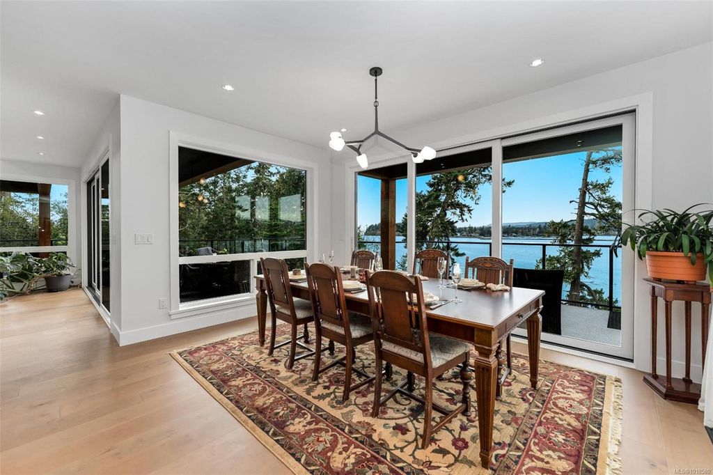 listing image 16049015449032218720