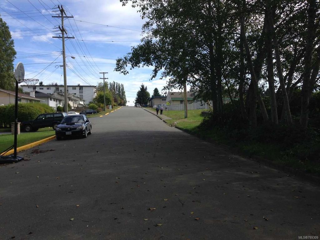 listing image 16047202827971775952