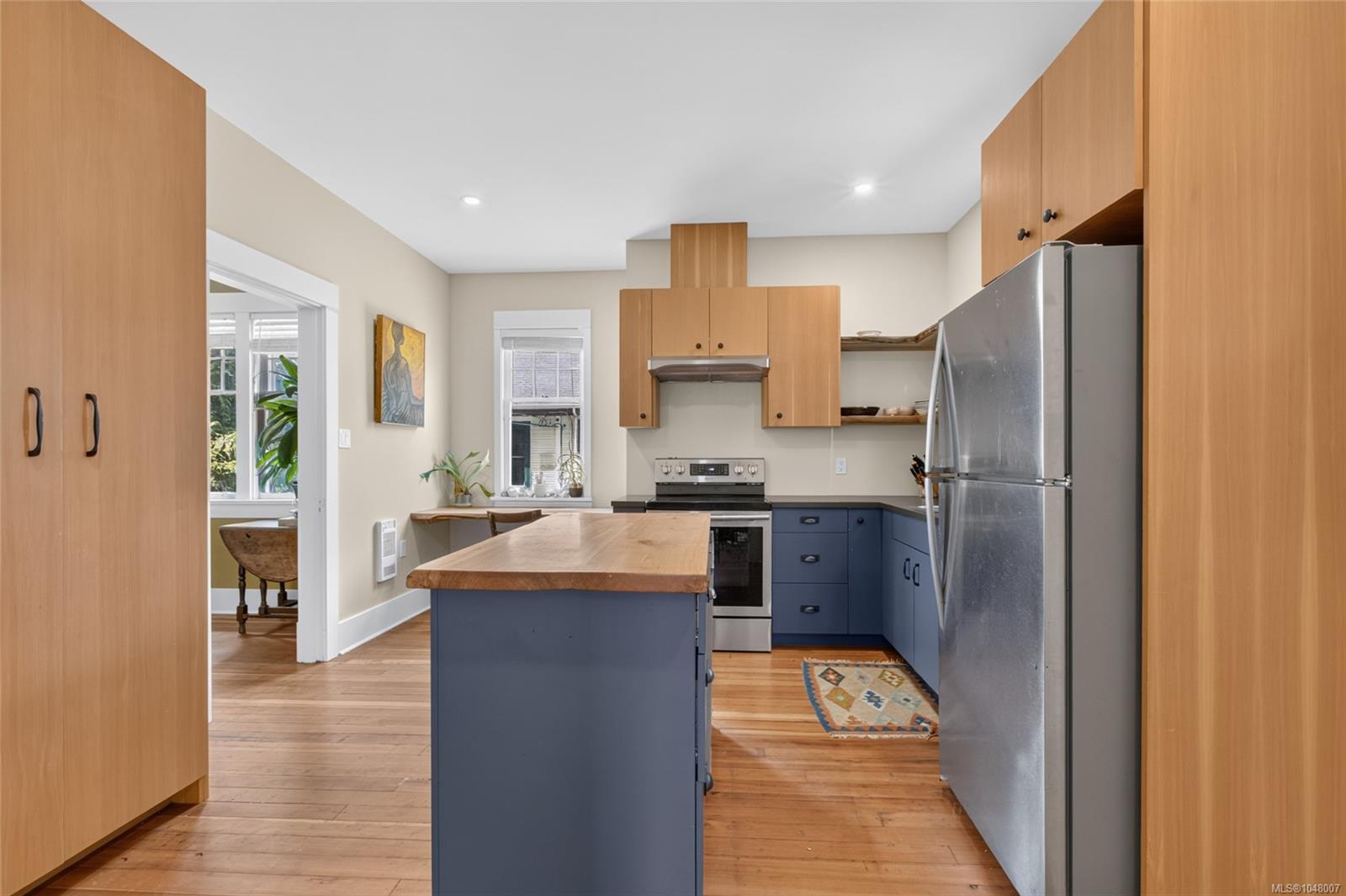 307 3rd St