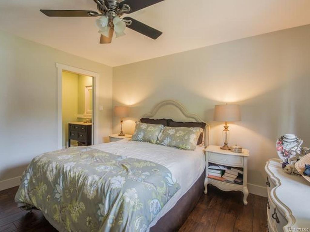 listing image 16046385083692252570