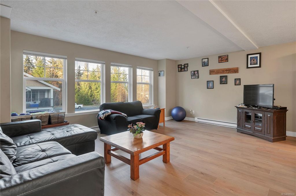 listing image 16046255884648091401