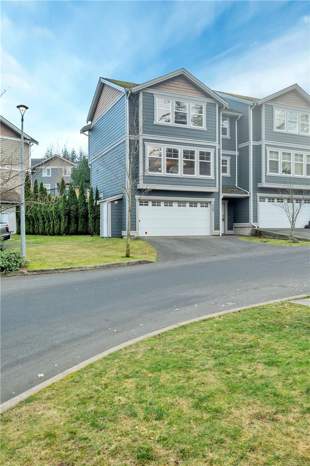 listing image 16044403187467023629