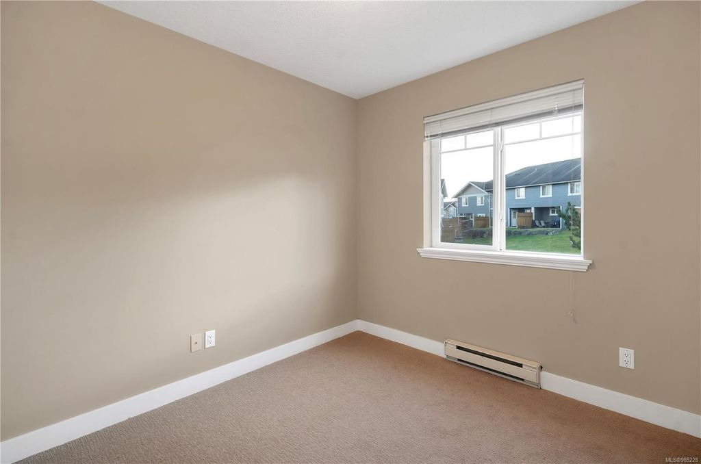 listing image 16043818393398925492