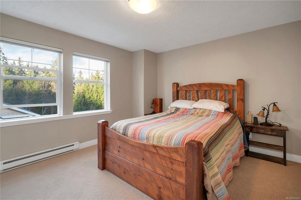 listing image 16049472169089846456