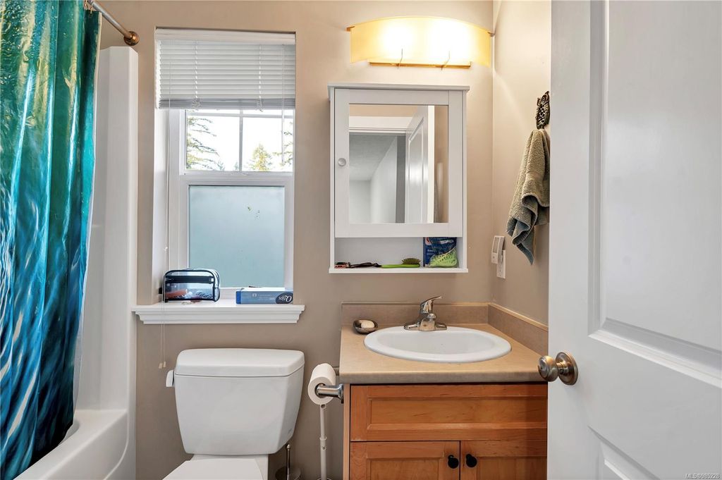 listing image 16044792438681850082