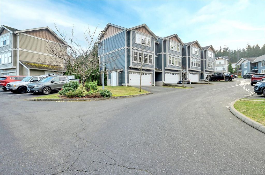 listing image 16043743366848418668