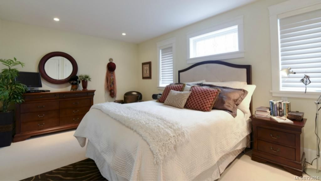 listing image 16046053512141182593