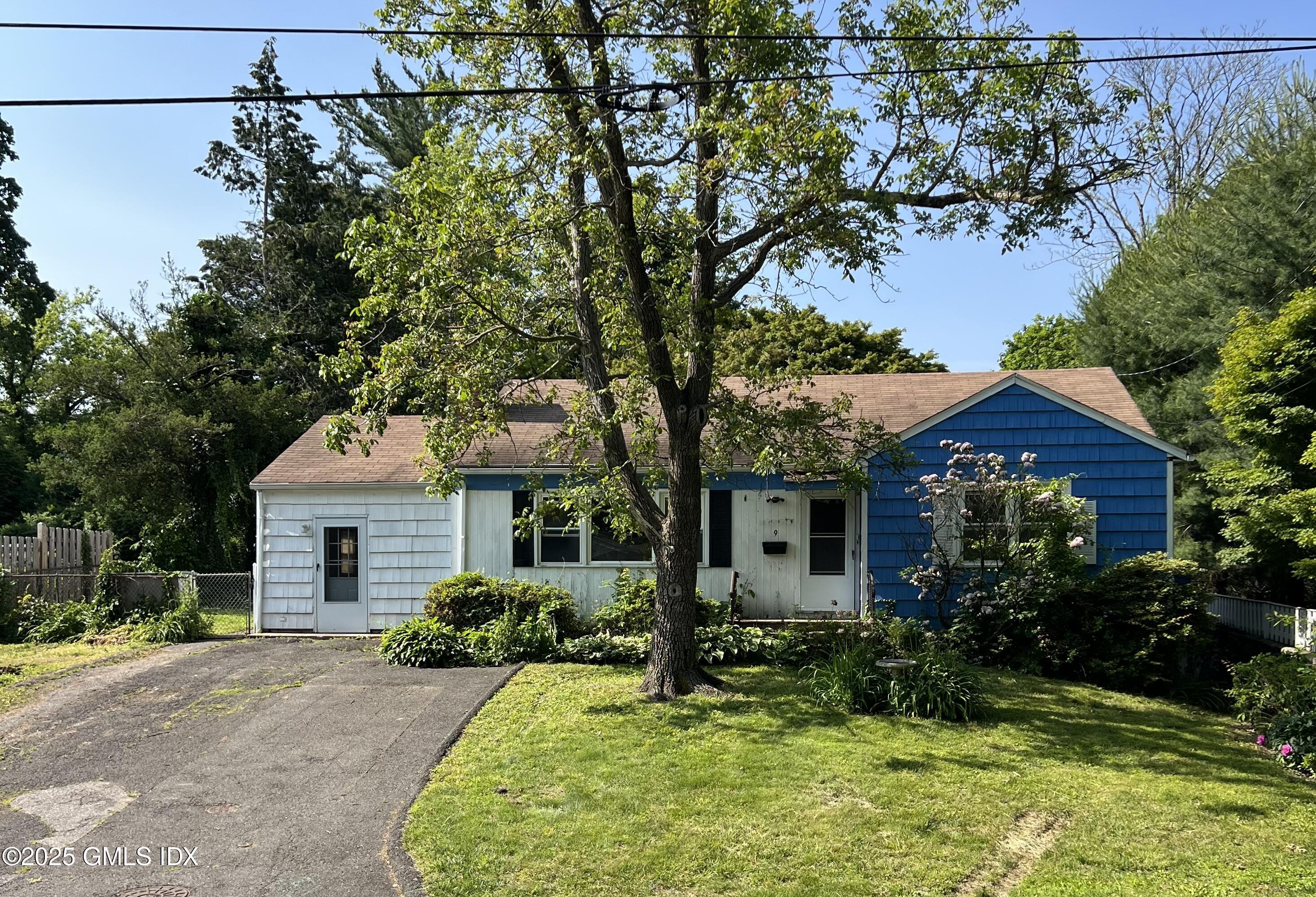 Property for Sale at 9 Carleton Street, Greenwich, Connecticut - Bedrooms: 3 
Bathrooms: 3  - $2,200,000