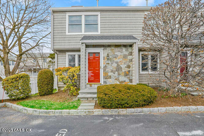 5 Glen Street, Greenwich, Connecticut - 3 Bedrooms  
3 Bathrooms - 