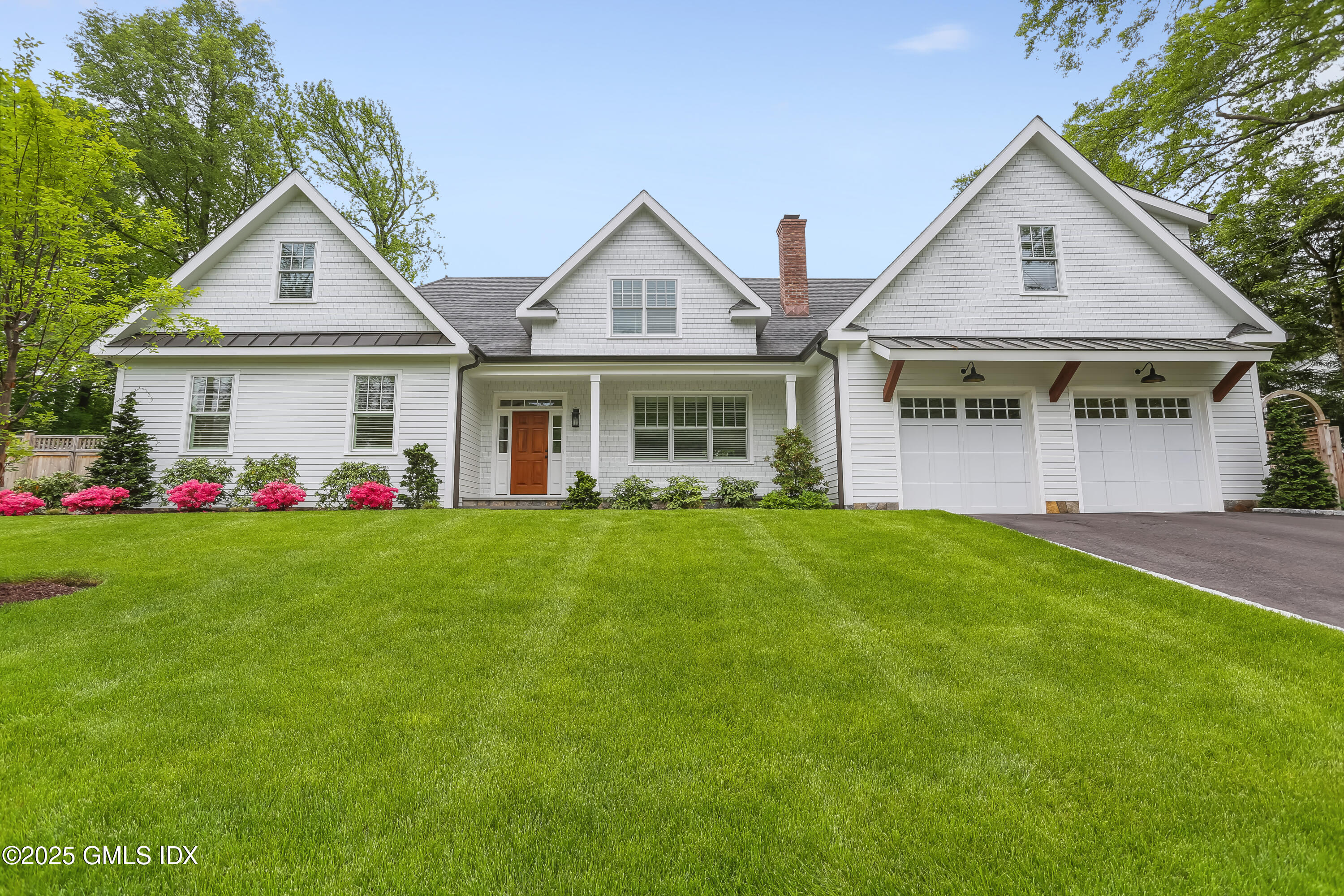 2 Swan Terrace, Greenwich, Connecticut - 4 Bedrooms  
4 Bathrooms - 