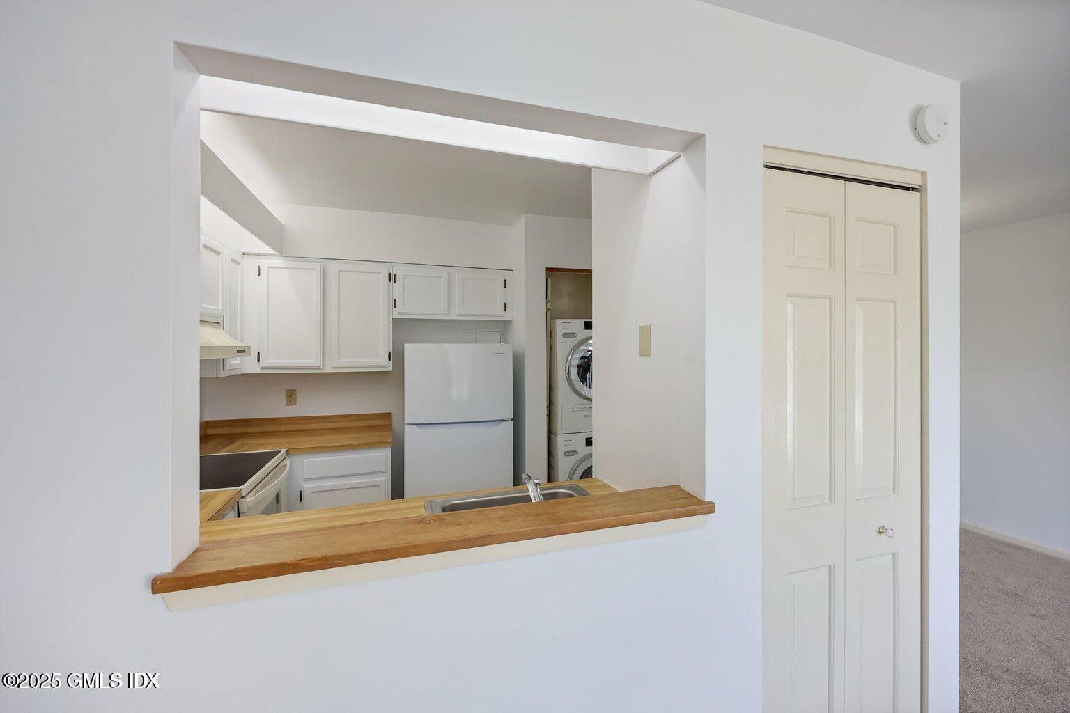 Old Greenwich, Connecticut 06870, United States, 1 Bedroom Bedrooms, ,1 BathroomBathrooms,Residential,Active,241