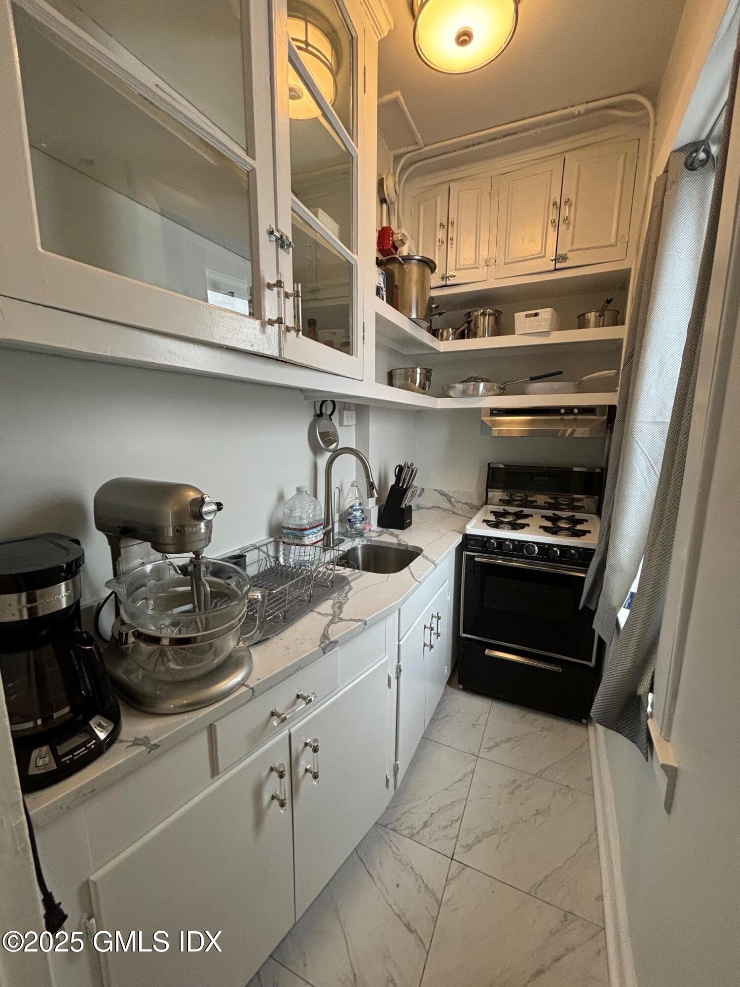 Greenwich, Connecticut 06830, United States, 1 Bedroom Bedrooms, ,1 BathroomBathrooms,Residential,Active,90902