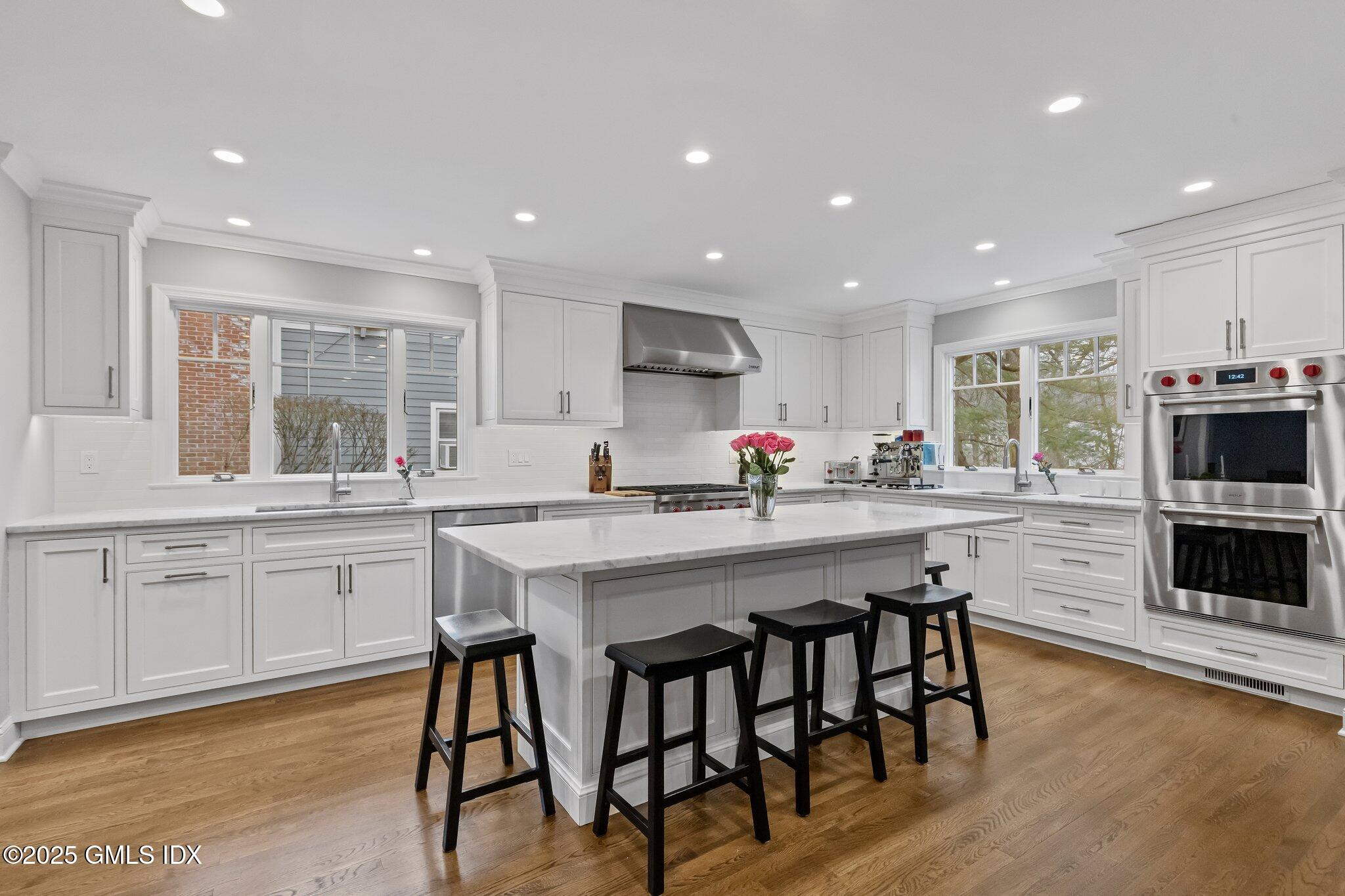 Old Greenwich, Connecticut 06870, United States, 4 Bedrooms Bedrooms, ,5 BathroomsBathrooms,Residential,Active,94831