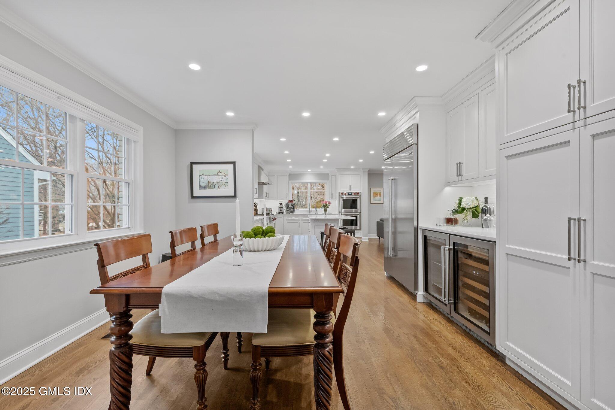 Old Greenwich, Connecticut 06870, United States, 4 Bedrooms Bedrooms, ,5 BathroomsBathrooms,Residential,Active,94831