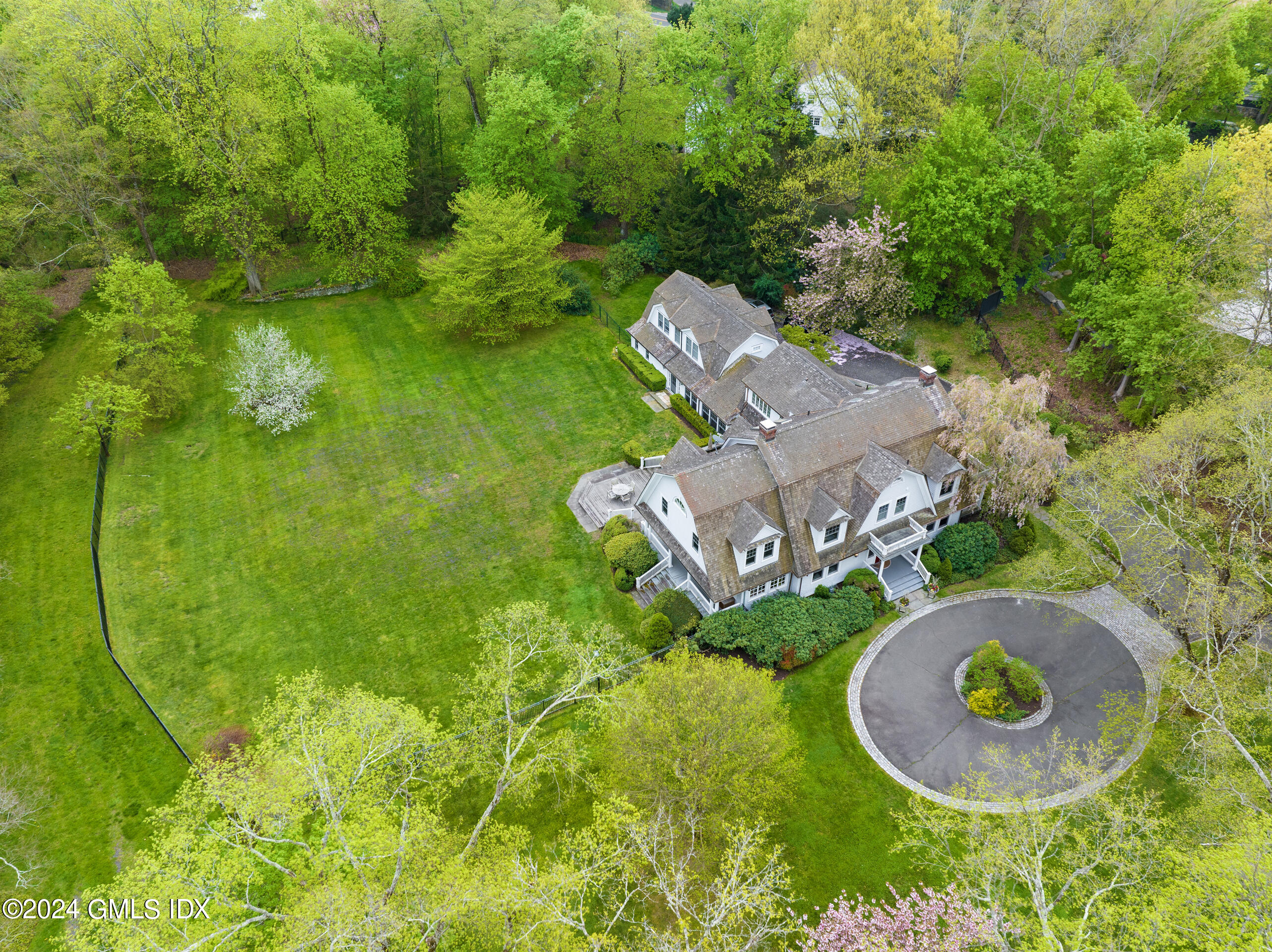 Property for Sale at 12 Huntzinger Drive, Greenwich, Connecticut - Bedrooms: 6 
Bathrooms: 7  - $3,995,000
