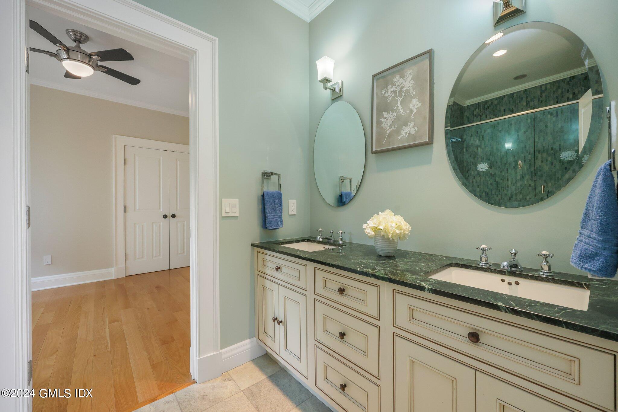 Old Greenwich, Connecticut 06870, United States, 3 Bedrooms Bedrooms, ,4 BathroomsBathrooms,Residential,Pending,51274