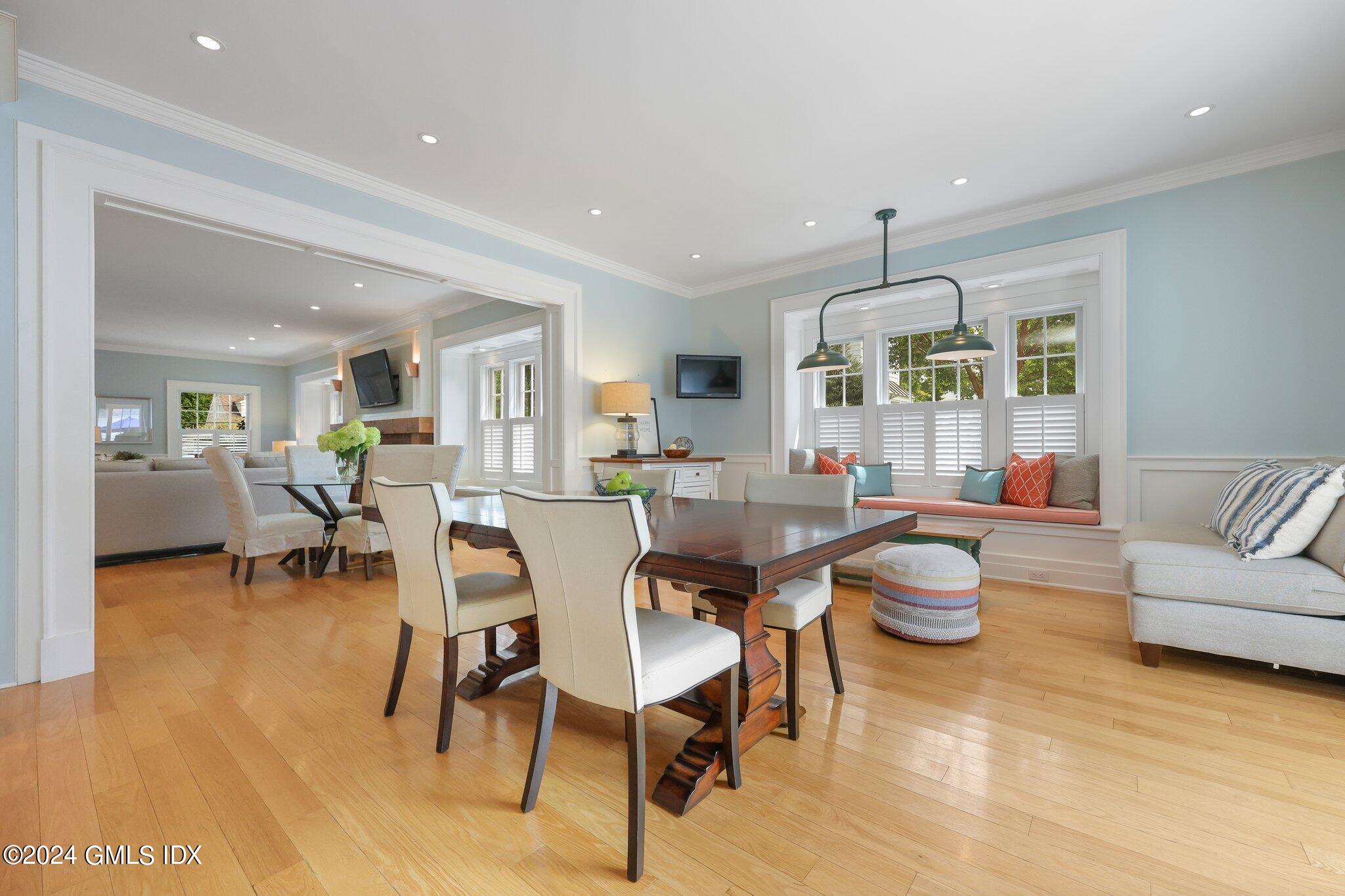 Old Greenwich, Connecticut 06870, United States, 3 Bedrooms Bedrooms, ,4 BathroomsBathrooms,Residential,Pending,51274