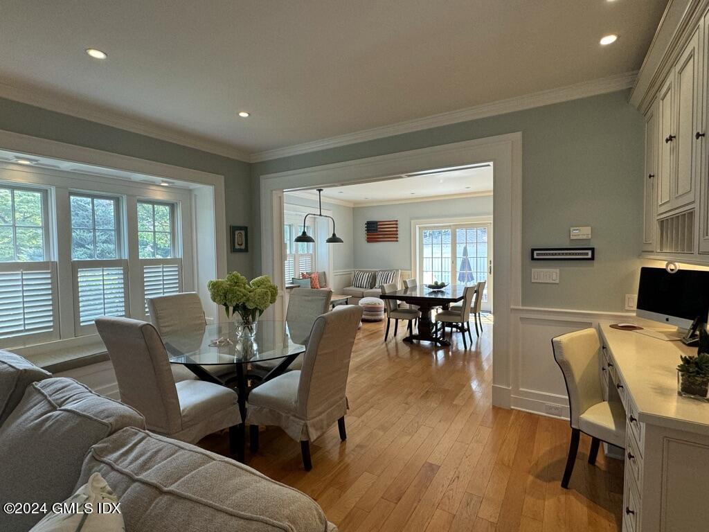 Old Greenwich, Connecticut 06870, United States, 3 Bedrooms Bedrooms, ,4 BathroomsBathrooms,Residential,Pending,51274