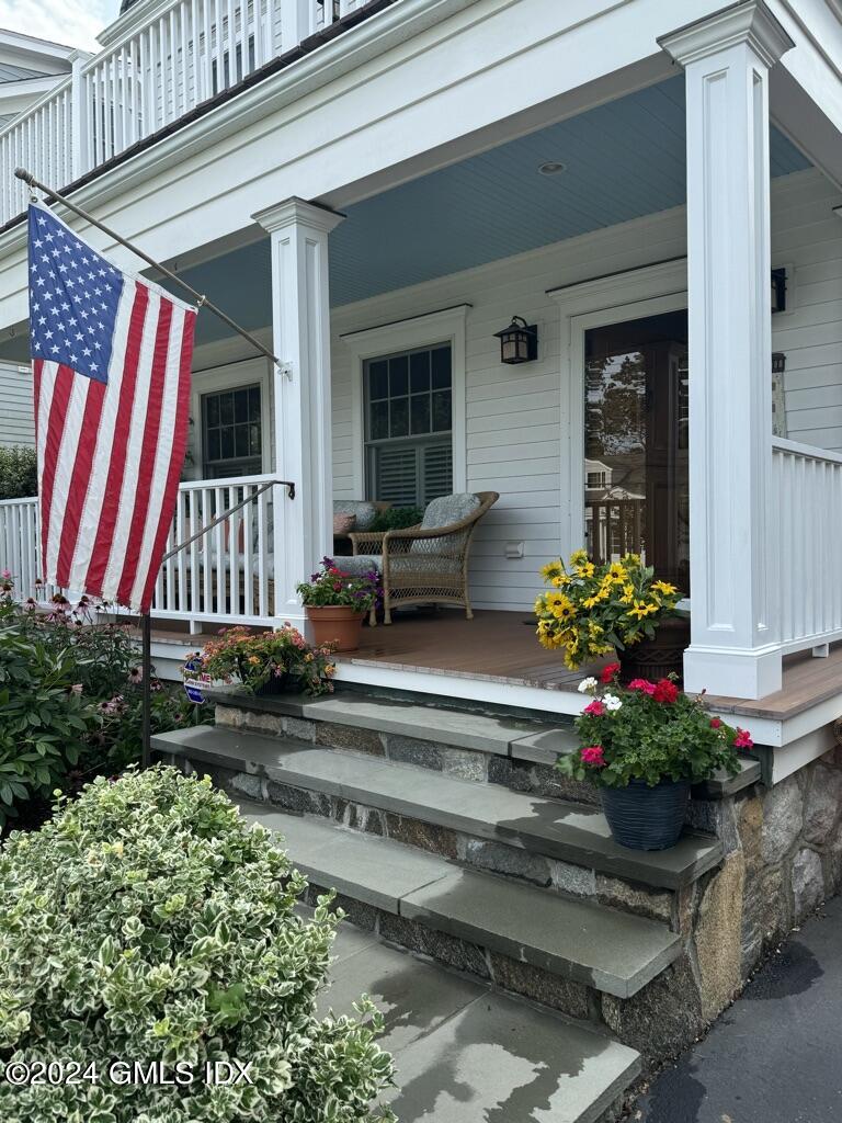 Old Greenwich, Connecticut 06870, United States, 3 Bedrooms Bedrooms, ,4 BathroomsBathrooms,Residential,Pending,51274