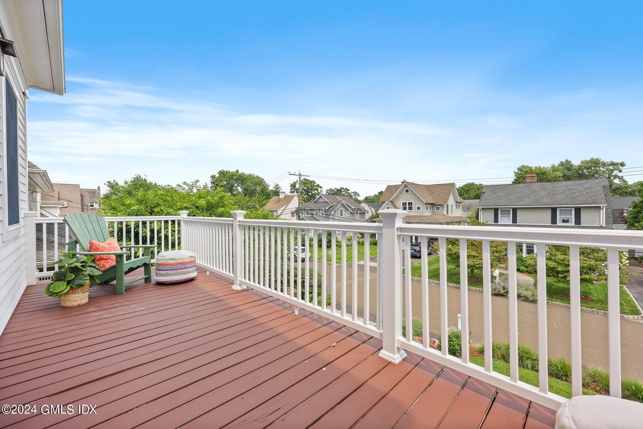 Old Greenwich, Connecticut 06870, United States, 3 Bedrooms Bedrooms, ,4 BathroomsBathrooms,Residential,Pending,51274