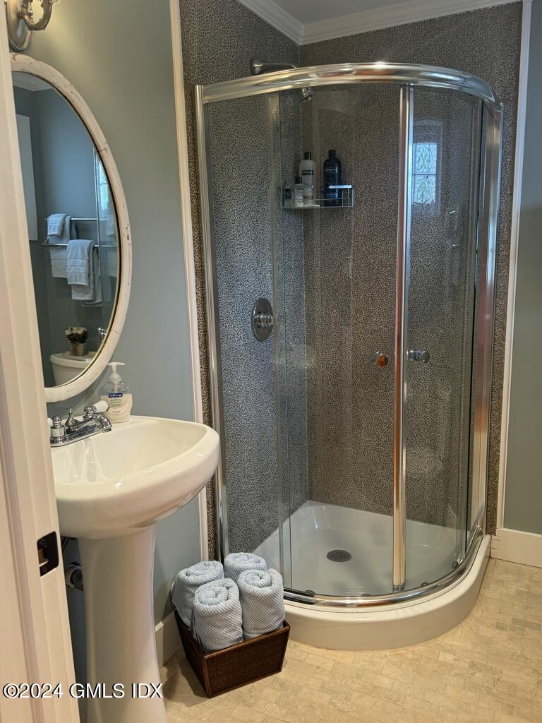 Old Greenwich, Connecticut 06870, United States, 3 Bedrooms Bedrooms, ,4 BathroomsBathrooms,Residential,Pending,51274