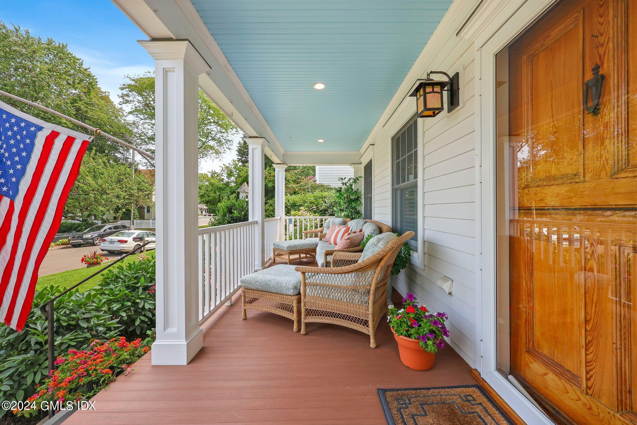 Old Greenwich, Connecticut 06870, United States, 3 Bedrooms Bedrooms, ,4 BathroomsBathrooms,Residential,Pending,51274