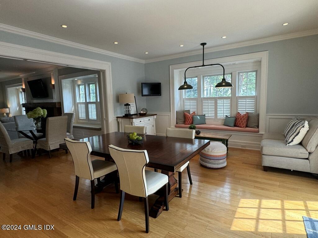 Old Greenwich, Connecticut 06870, United States, 3 Bedrooms Bedrooms, ,4 BathroomsBathrooms,Residential,Pending,51274