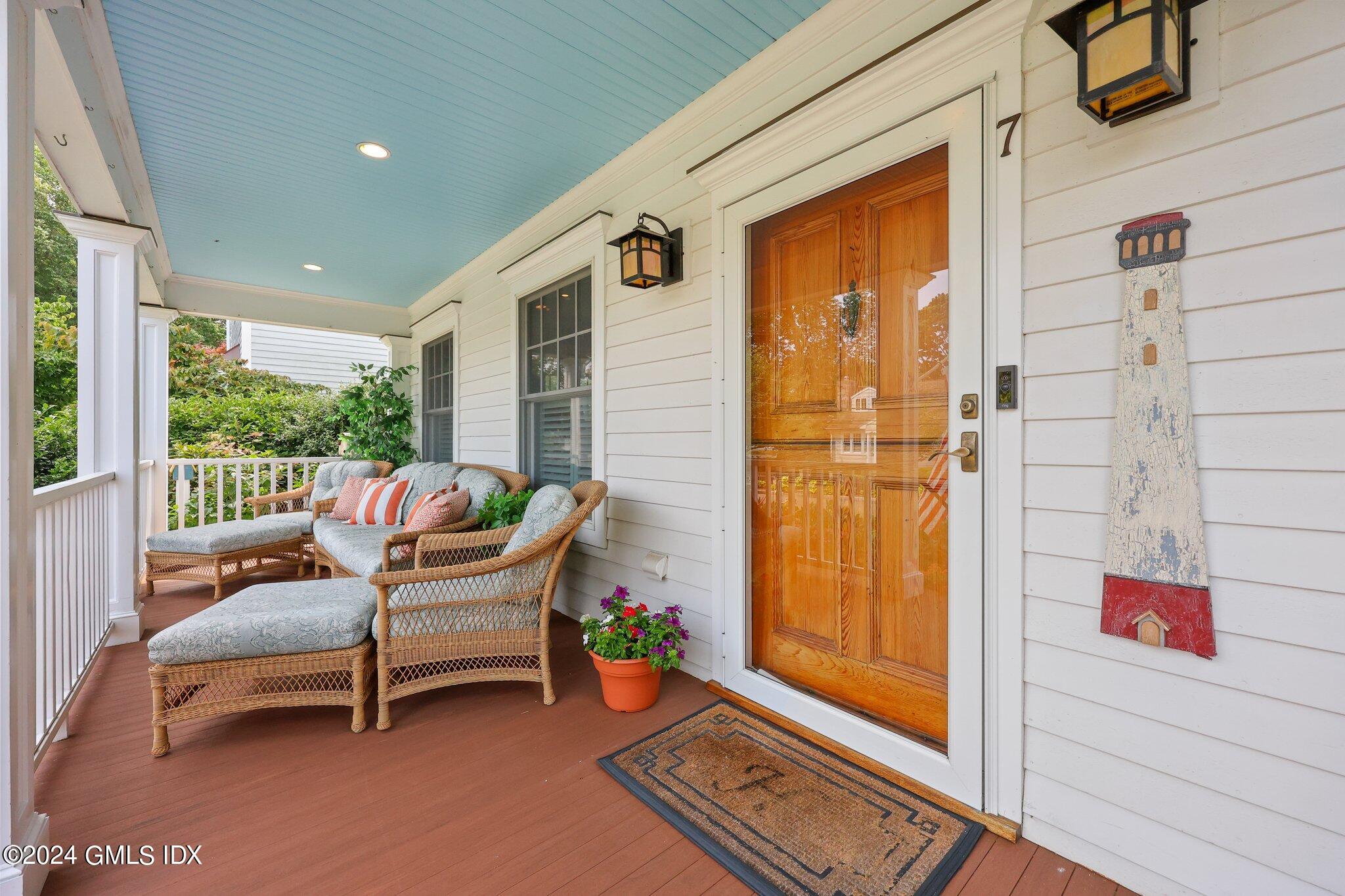 Old Greenwich, Connecticut 06870, United States, 3 Bedrooms Bedrooms, ,4 BathroomsBathrooms,Residential,Pending,51274