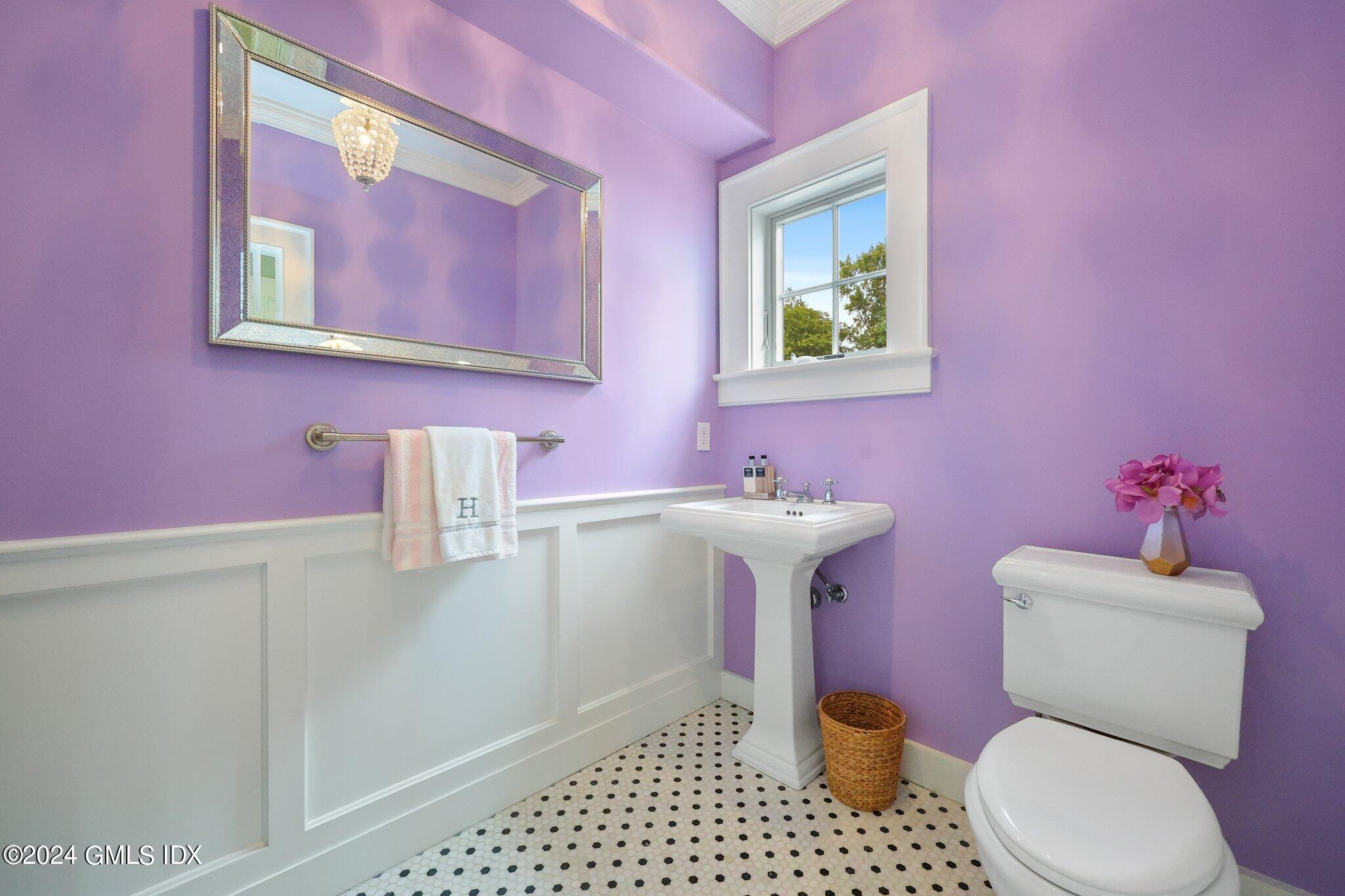 Old Greenwich, Connecticut 06870, United States, 3 Bedrooms Bedrooms, ,4 BathroomsBathrooms,Residential,Pending,51274