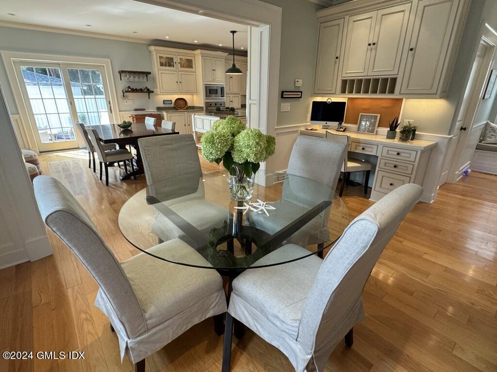 Old Greenwich, Connecticut 06870, United States, 3 Bedrooms Bedrooms, ,4 BathroomsBathrooms,Residential,Pending,51274