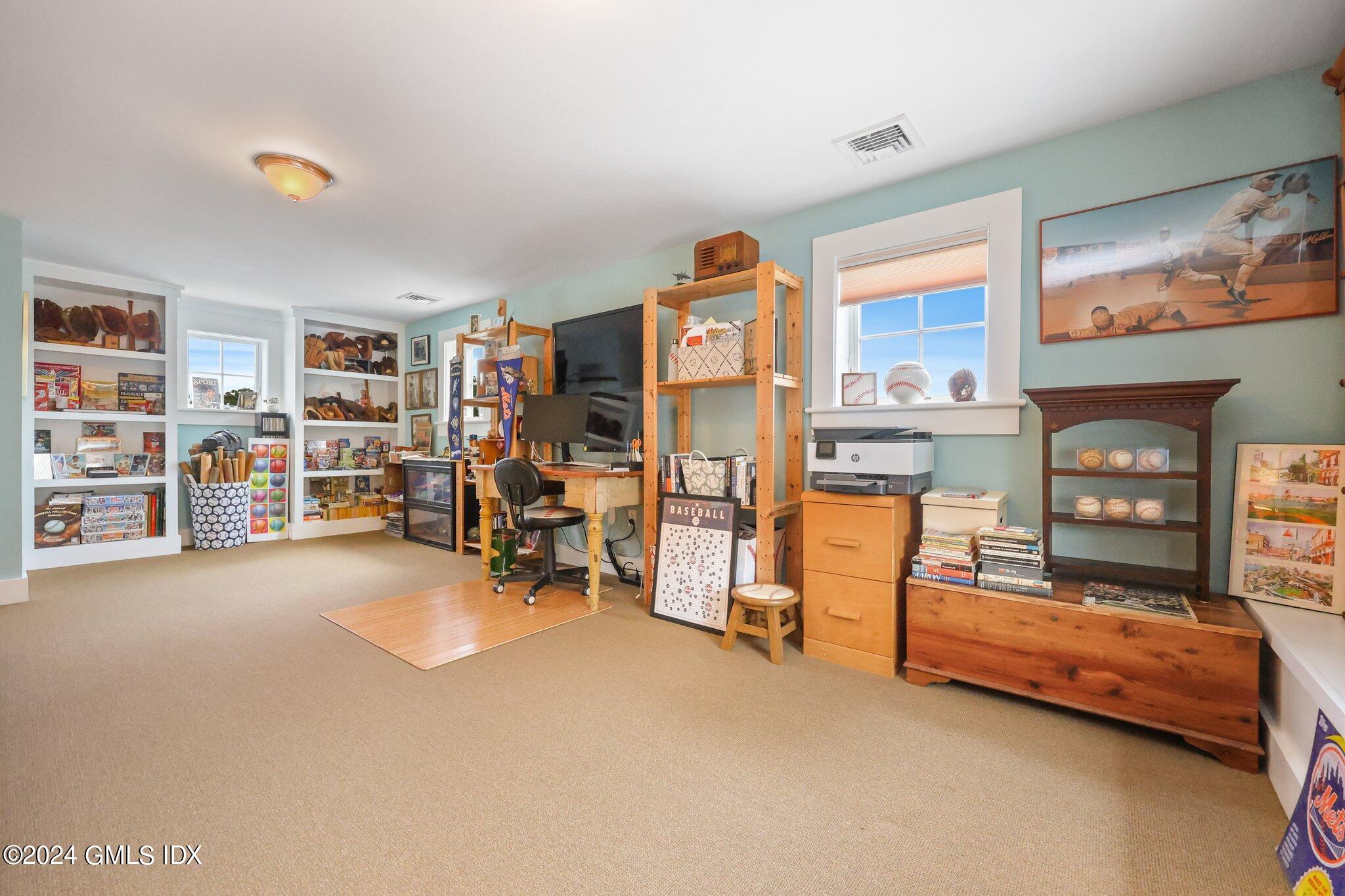 Old Greenwich, Connecticut 06870, United States, 3 Bedrooms Bedrooms, ,4 BathroomsBathrooms,Residential,Pending,51274