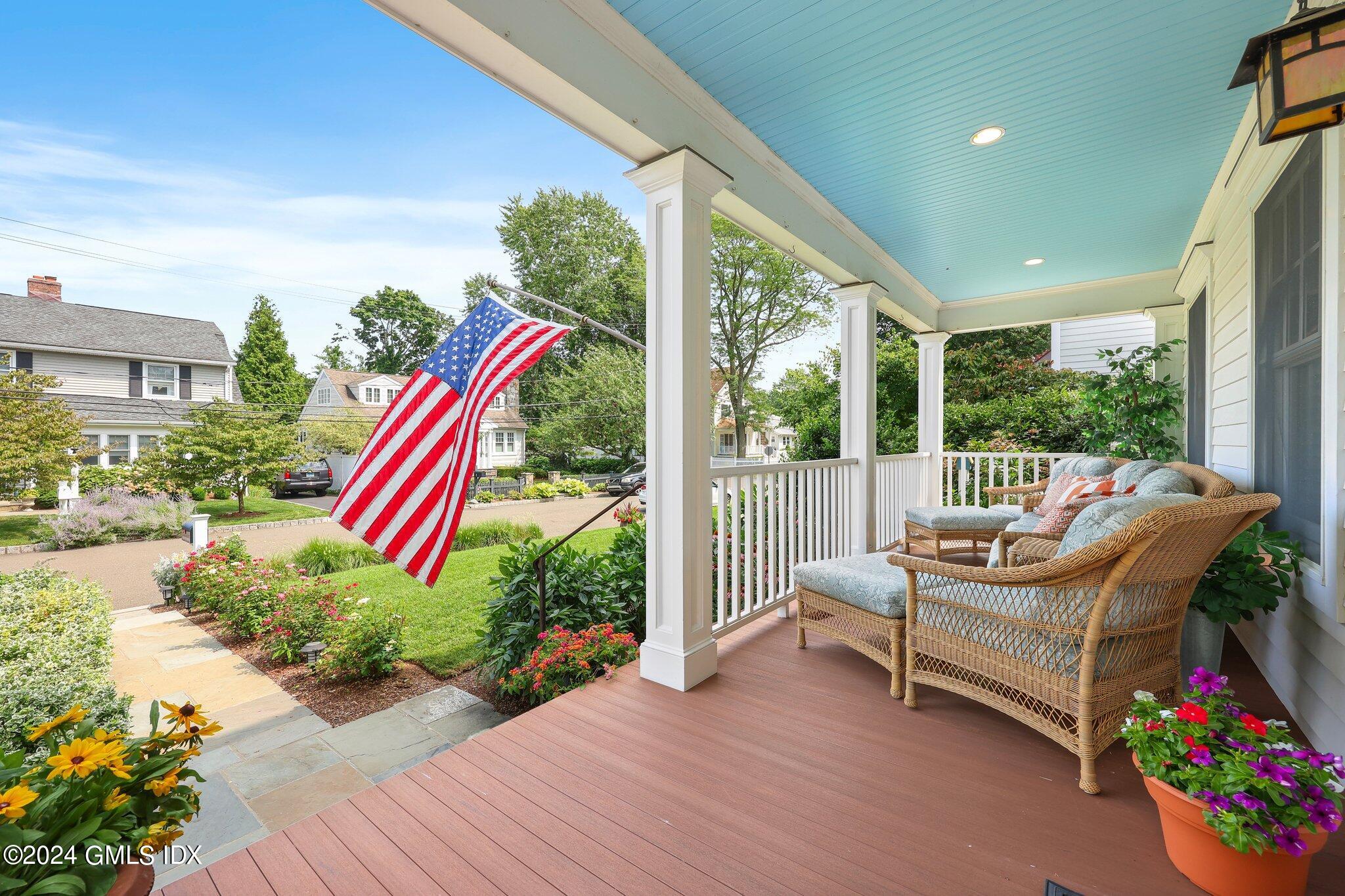 Old Greenwich, Connecticut 06870, United States, 3 Bedrooms Bedrooms, ,4 BathroomsBathrooms,Residential,Pending,51274