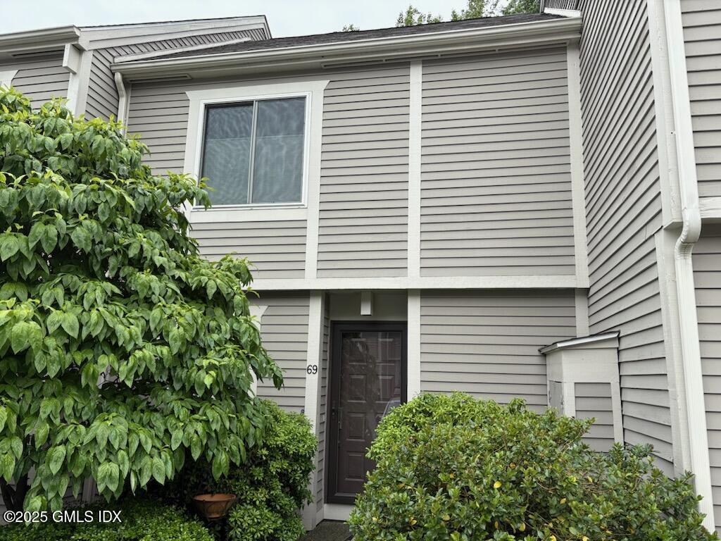 69 Strathmore Lane, Westport, Connecticut - 2 Bedrooms  
2 Bathrooms - 