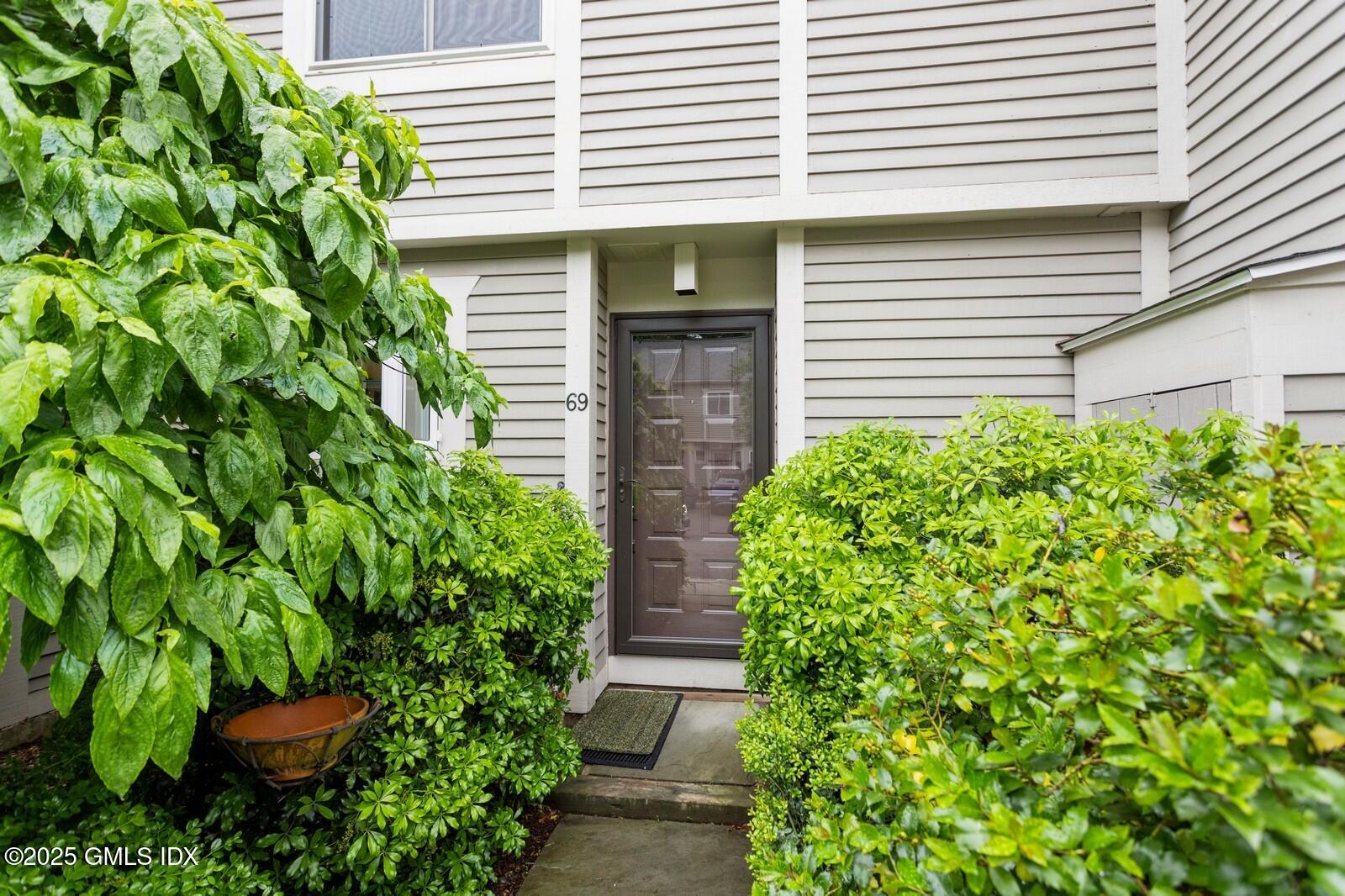 Property for Sale at 69 Strathmore Lane, Westport, Connecticut - Bedrooms: 2 
Bathrooms: 2  - $560,000