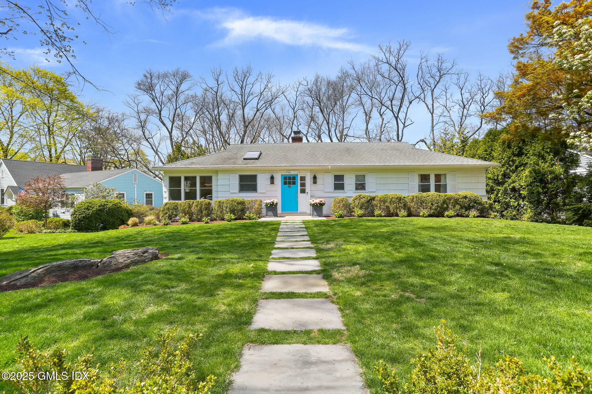 8 Somerset Lane, Riverside, Connecticut - 3 Bedrooms  
2 Bathrooms - 