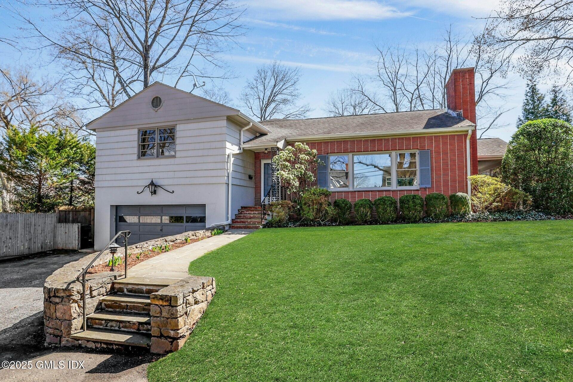 17 Perryridge Road, Greenwich, Connecticut - 4 Bedrooms  
3.5 Bathrooms - 