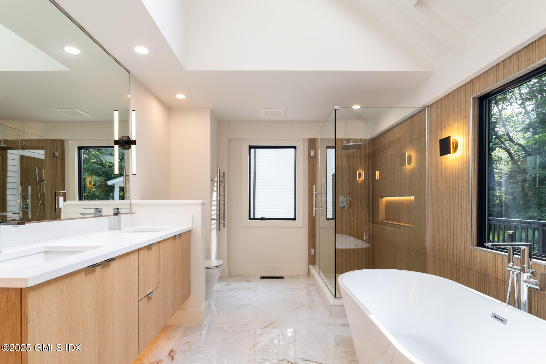 Greenwich, Connecticut 06830, United States, 3 Bedrooms Bedrooms, ,4 BathroomsBathrooms,Residential,Active,203865